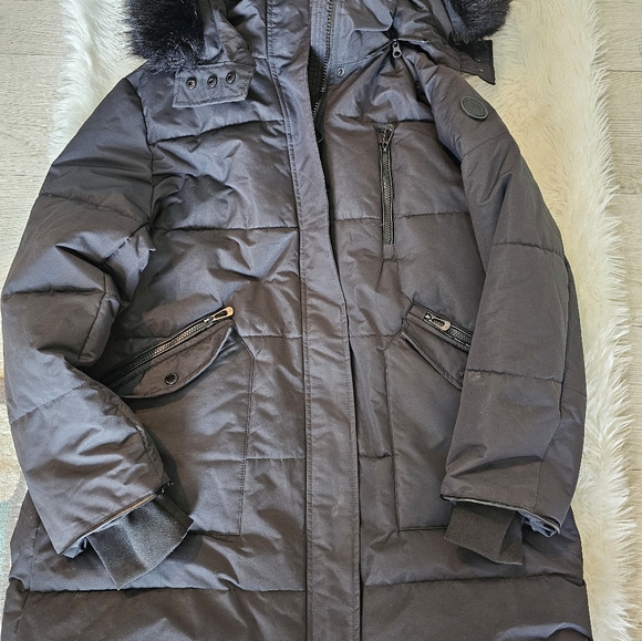 Beautiful long warm winter coat lots of pockets - Picture 8 of 9
